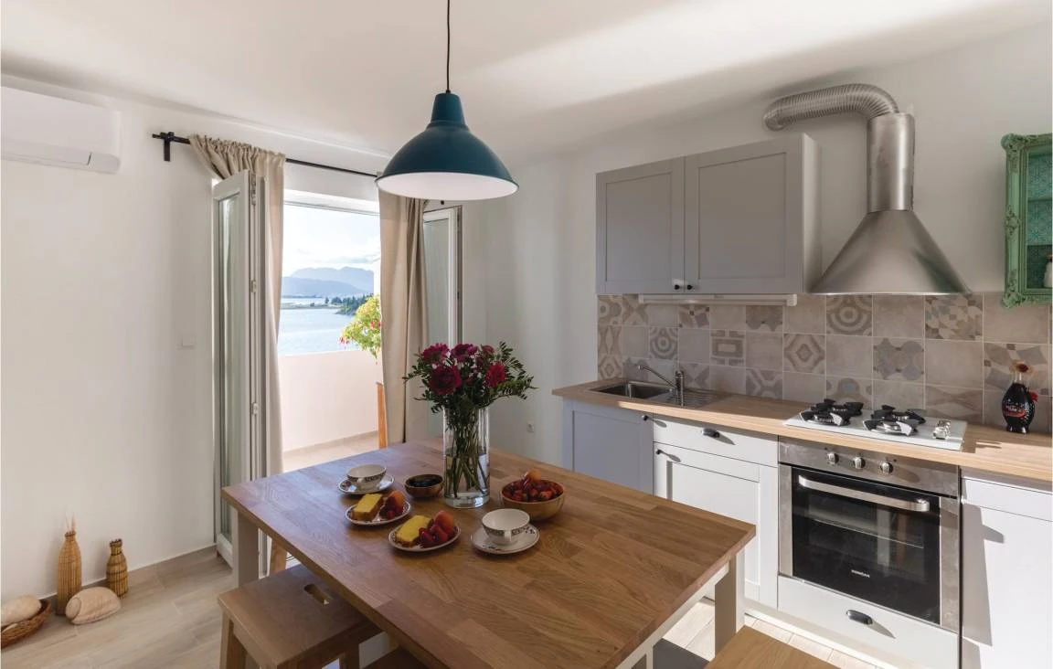 Ferienwohnung mit Panorama-Meerblick und Terrasse in Dalmatien 3