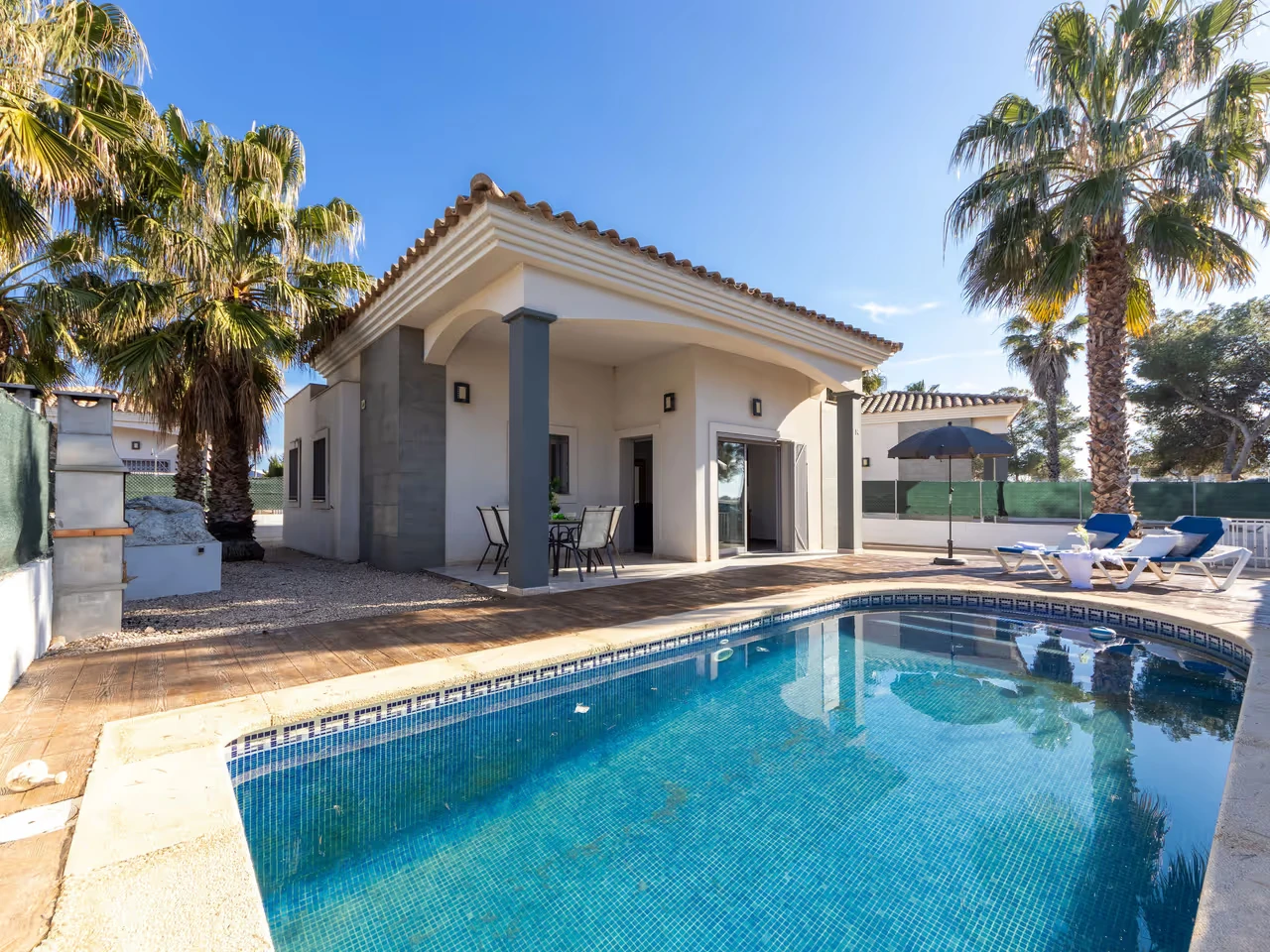 10 Tage Spanien im Ferienhaus mit eigenem Pool
