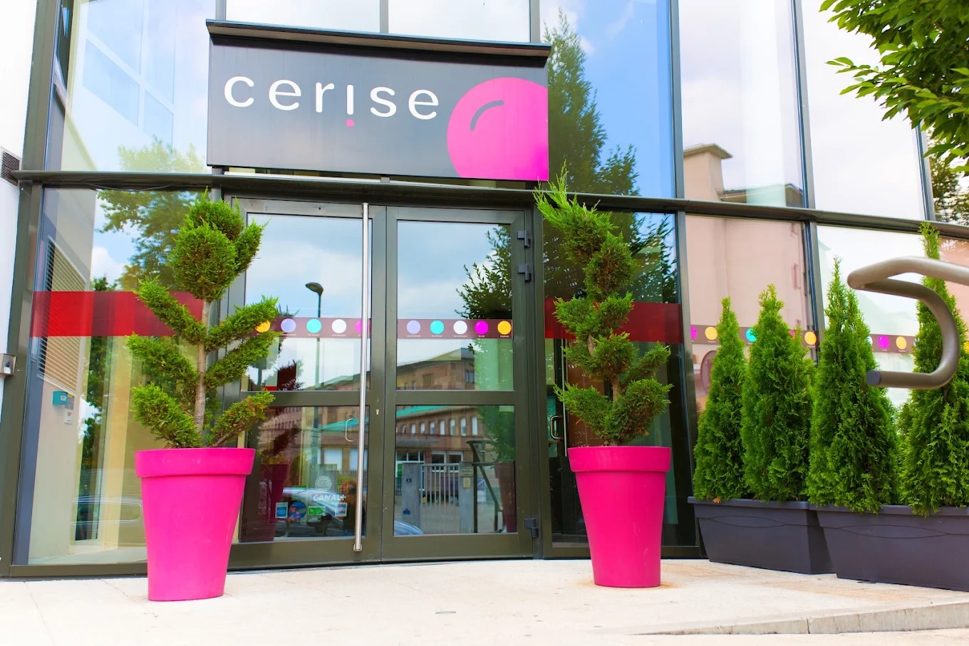 Aparthotel "CERISE Strasbourg Appart Hotel" mit Küchenzeile und Tramanschluss 2