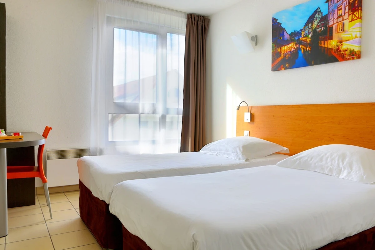 Aparthotel "CERISE Strasbourg Appart Hotel" mit Küchenzeile und Tramanschluss 1