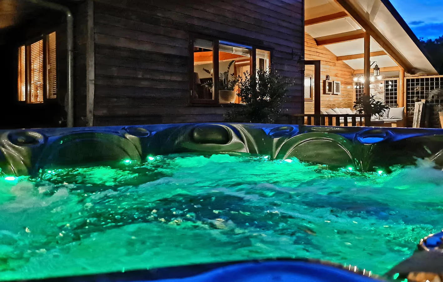 Ferienhaus mit Whirlpool und eingezäuntem Garten in Drenthe 2