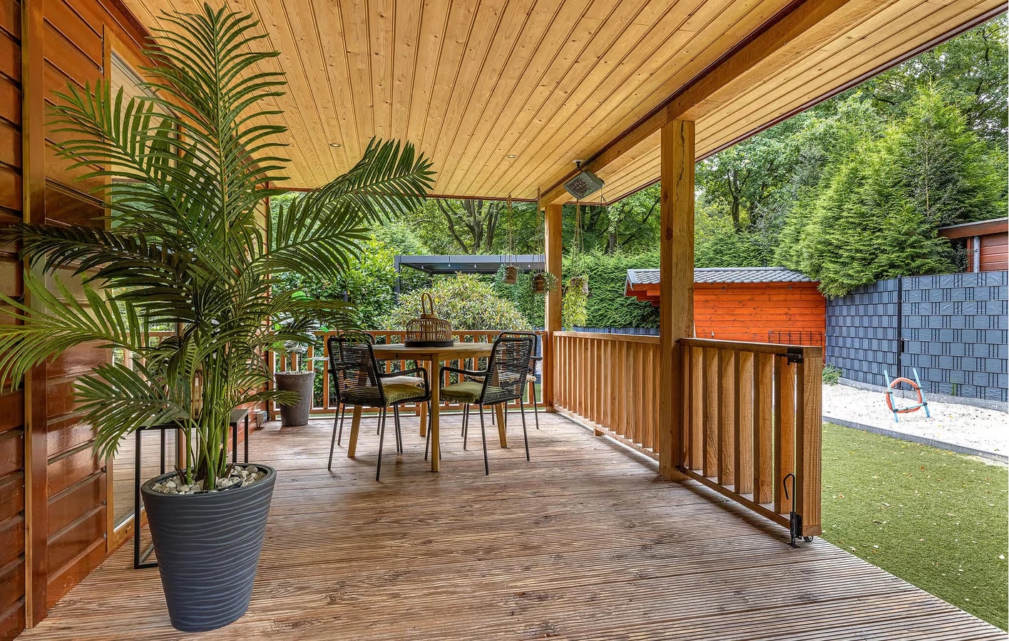 Ferienhaus mit Whirlpool und eingezäuntem Garten in Drenthe
