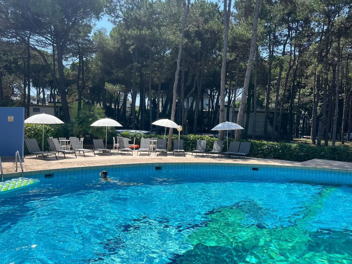 Hotel "Hotel Alemagna B&B Lido del Sole Pet Friendly" nahe Strand von Bibione