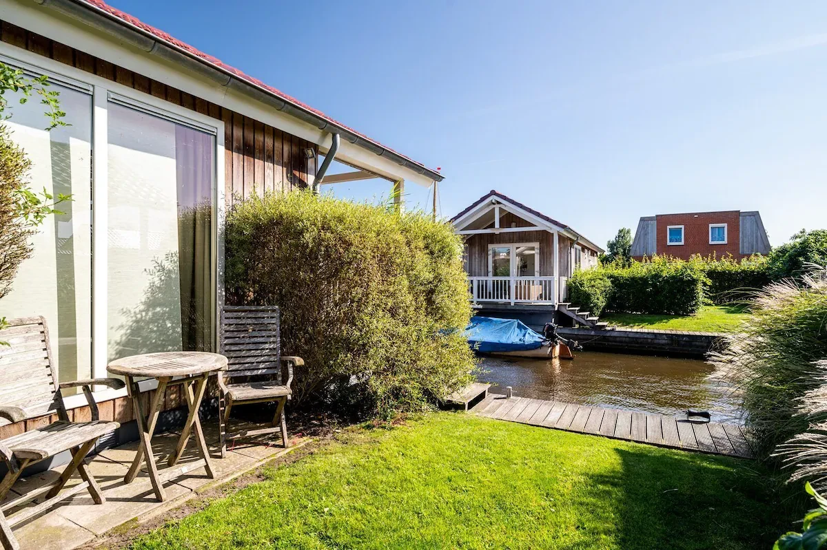 Ferienhaus mit privatem Bootssteg in Akkrum 3