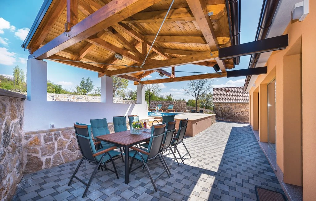 Ferienhaus bei Drniš mit Pool, Sauna und Whirlpool  2