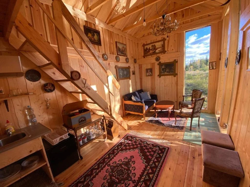 Viking Treehouse with Hot Tub, Sauna, Lake & Deer Park 5