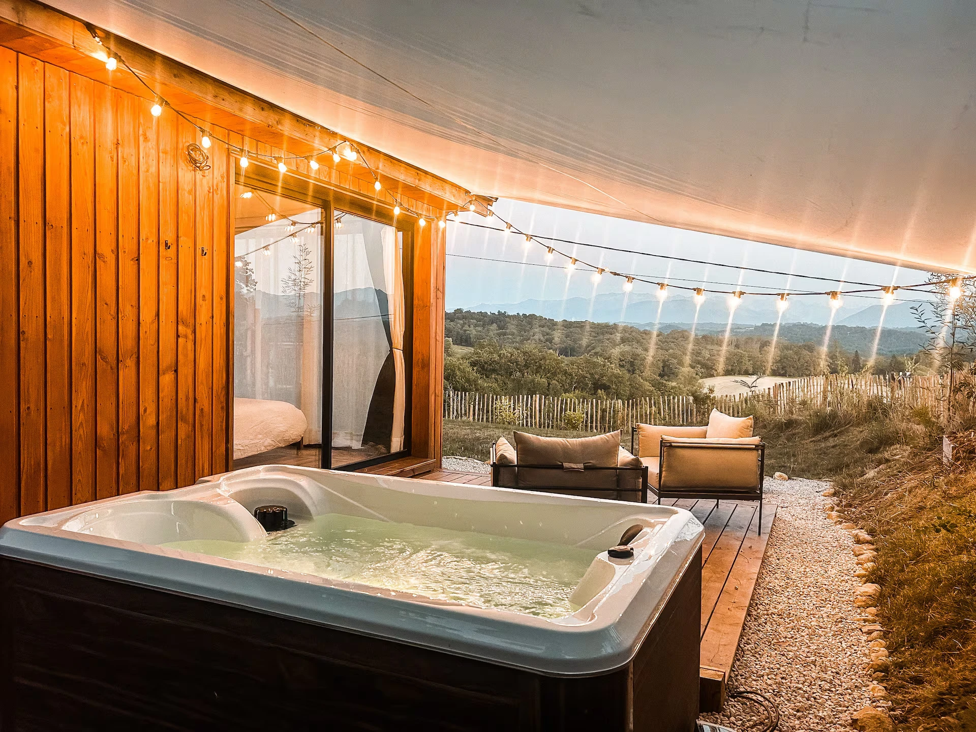 Romantisches Chalet mit privatem Whirlpool und Sauna 2