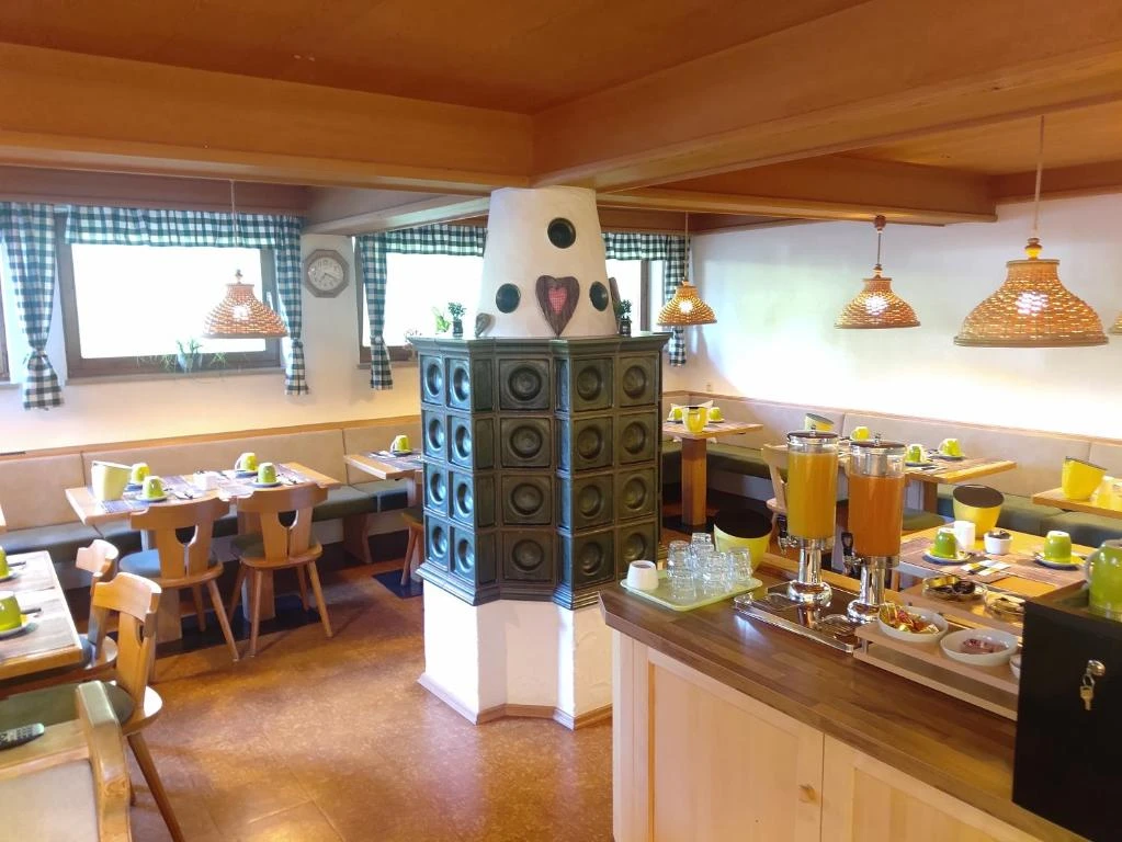Ferienwohnungen "Apart-Hotel Garni Happy Kienberg" mit Bergblick in Pfronten 2