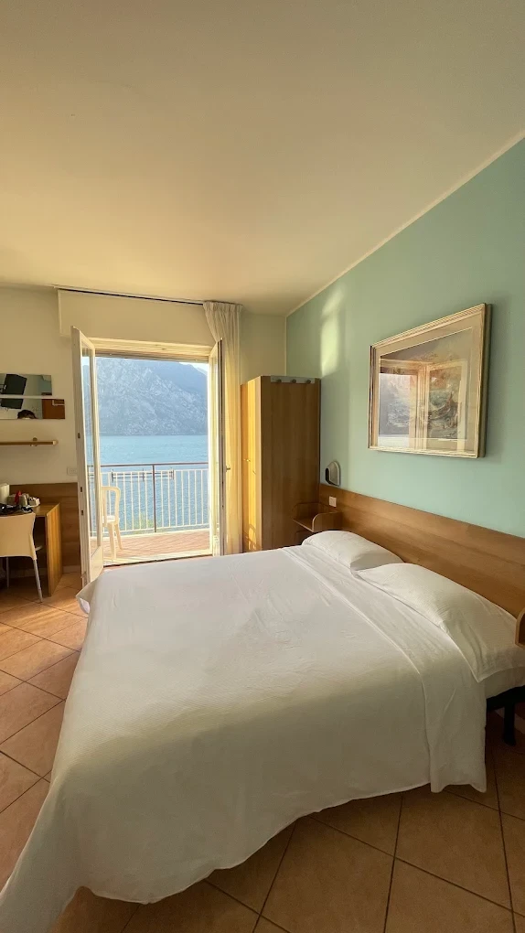 Hotel direkt am Gardasee in Malcesine 2