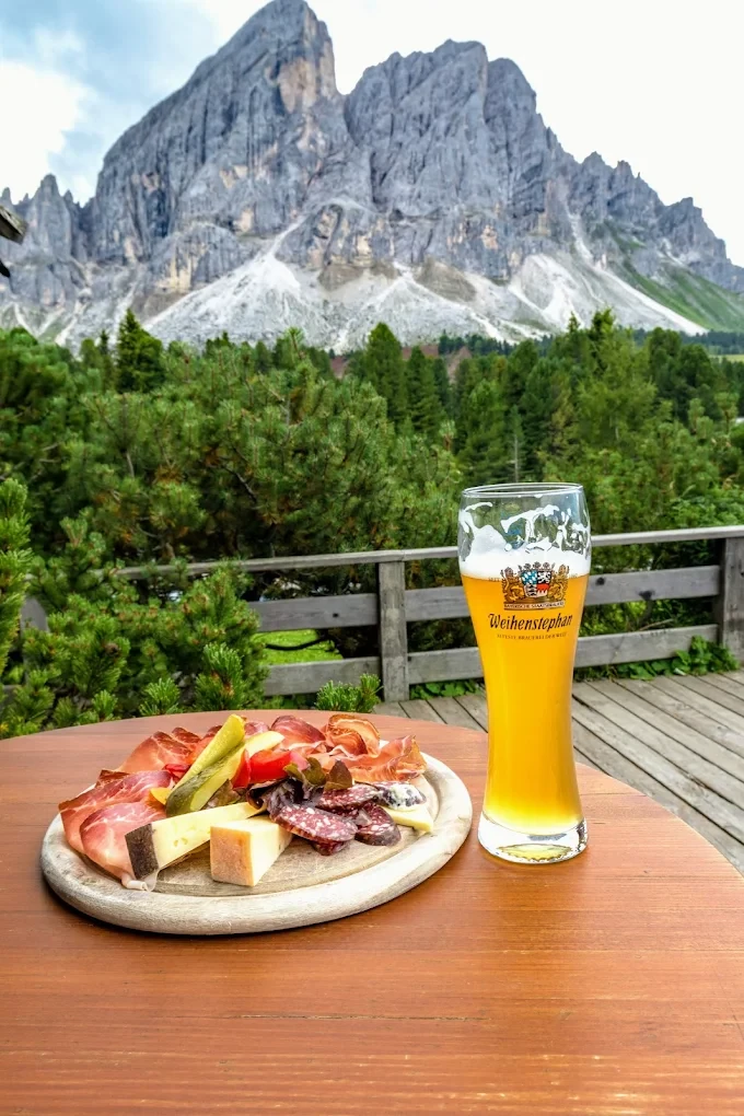Mountain Lodge "Ütia de Börz" am Passo delle Erbe in den Dolomiten 2