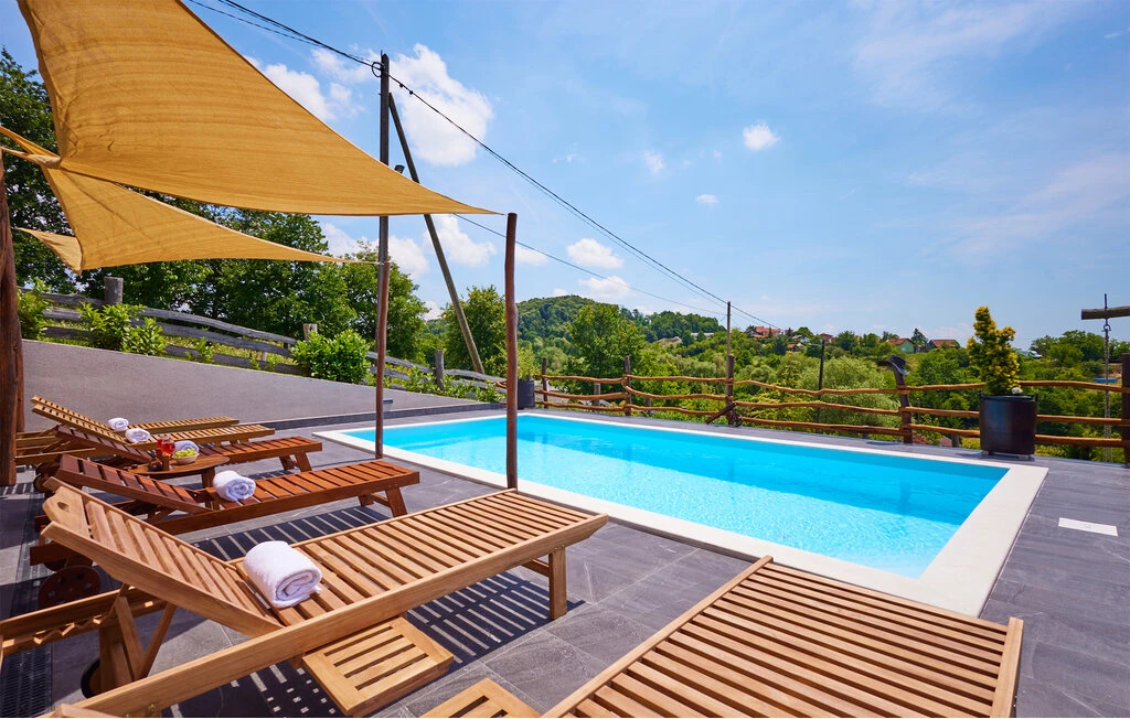 Kroatien Ferienhaus mit Pool, Whirlpool und großem Garten bei Popovača