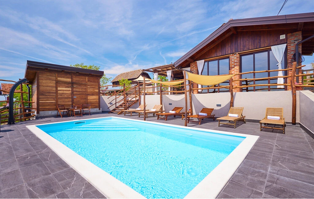 Kroatien Ferienhaus mit Pool, Whirlpool und großem Garten bei Popovača 2