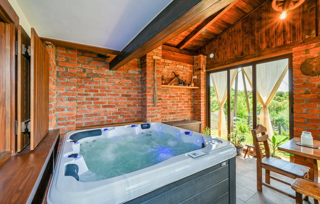 Kroatien Ferienhaus mit Pool, Whirlpool und großem Garten bei Popovača 4
