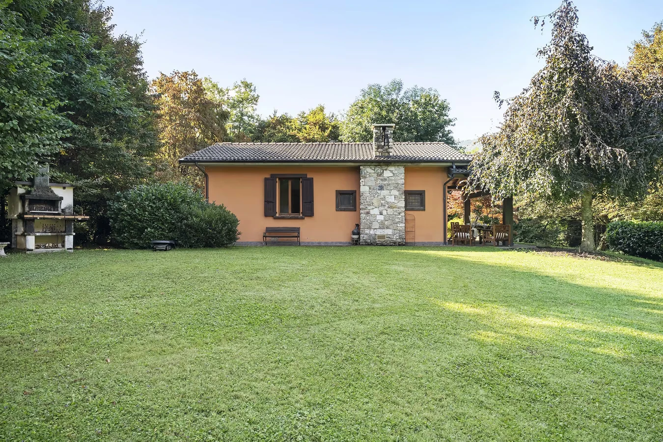 Ferienhaus "Villetta Arcadia Corallo" mit Bergblick und Garten in Vobarno 5