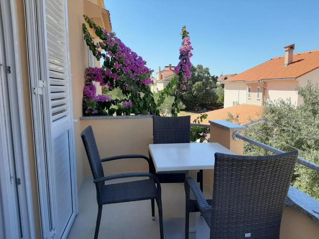 Ferienwohnung "Apartments EDO" mit Balkon in Novalja auf Pag