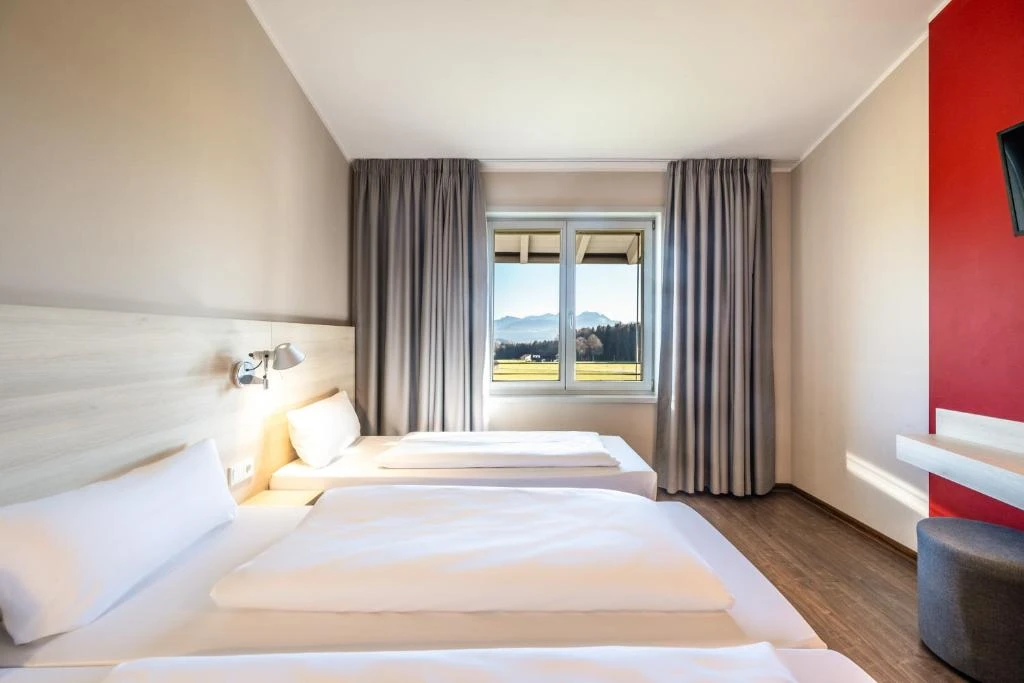Hotel Irschenberg Süd mit Bergblick (nahe Tegernsee) 3