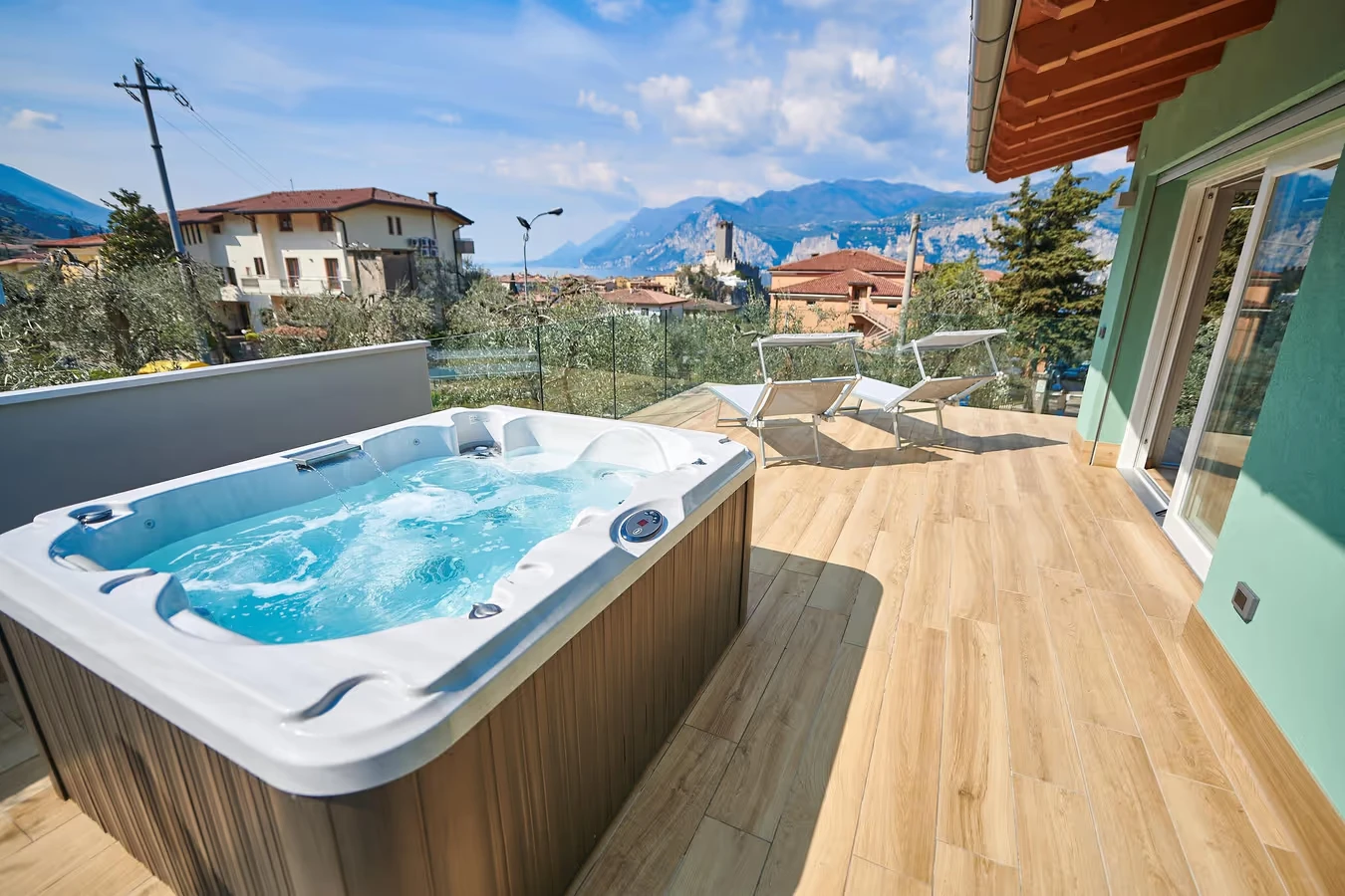 Ferienhaus mit Seeblick und Whirlpool in Malcesine