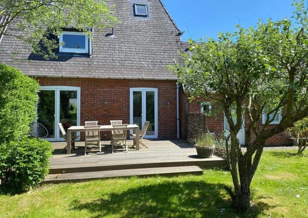 Ferienhaus „Nordsee Hüs“ mit eingezäuntem Garten auf Sylt