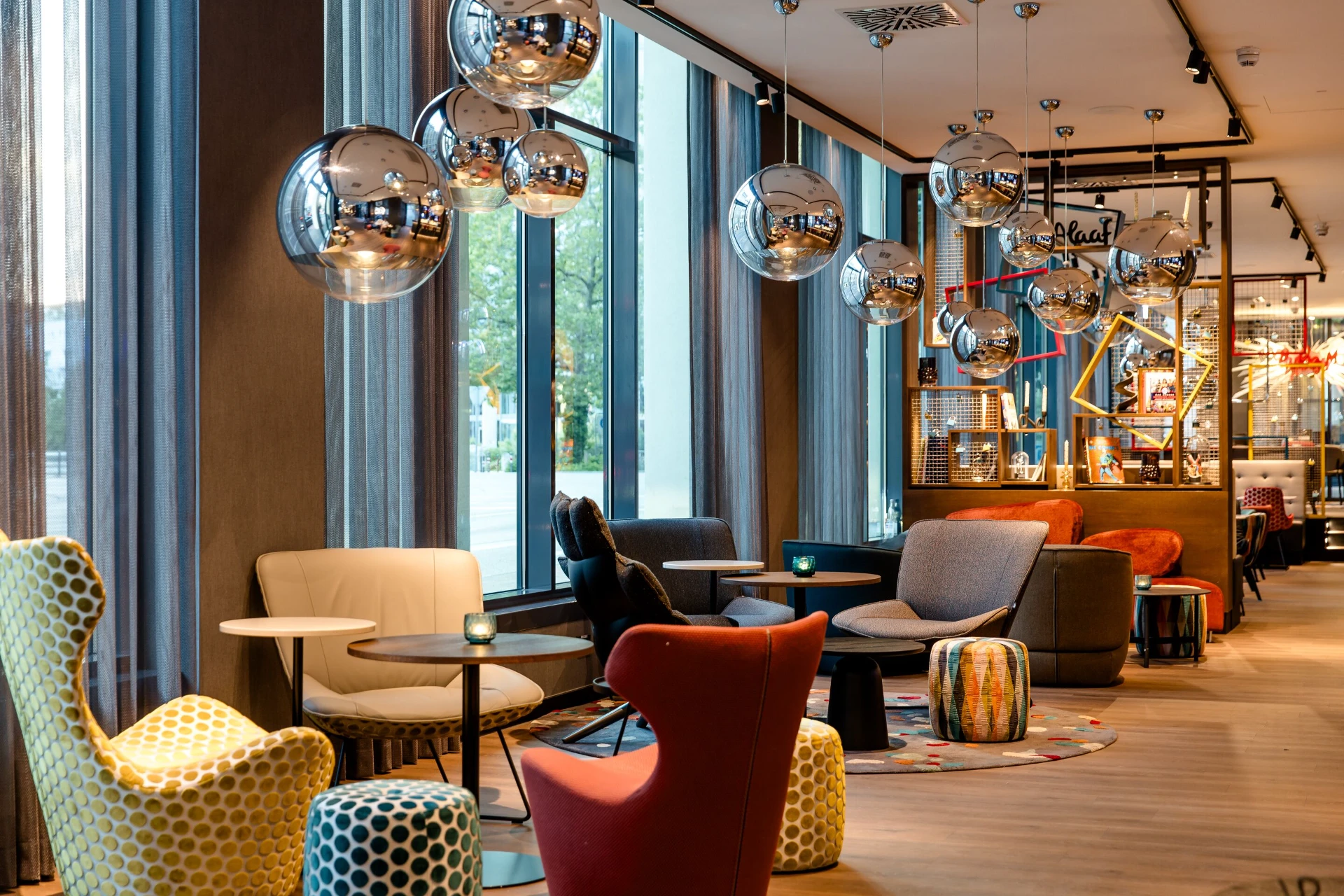 Motel One Köln-Mediapark 5