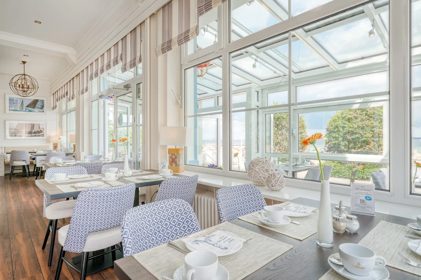 Hotel "Hotel Strandschlösschen" direkt an der Strandpromenade in Travemünde 4