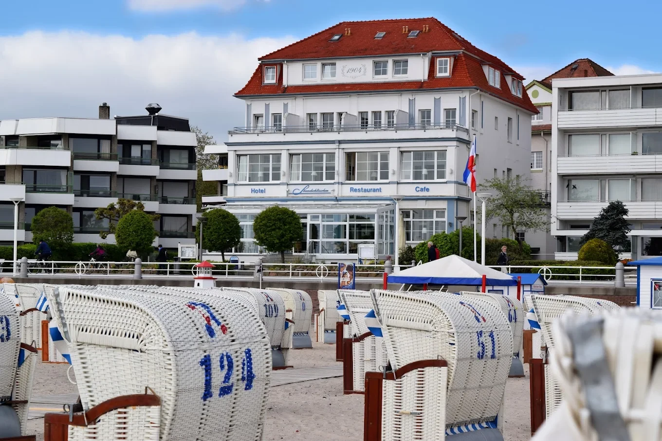 Hotel "Hotel Strandschlösschen" direkt an der Strandpromenade in Travemünde 5