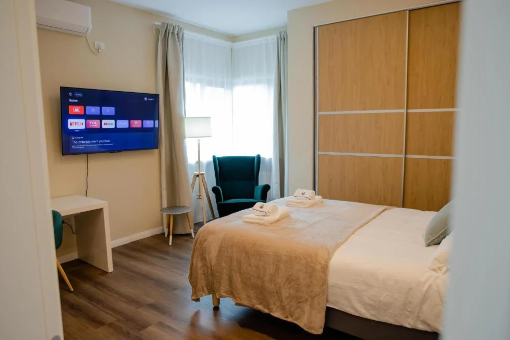 Ferienwohnung "Beautiful new studios super location" im Herzen von Bukarest