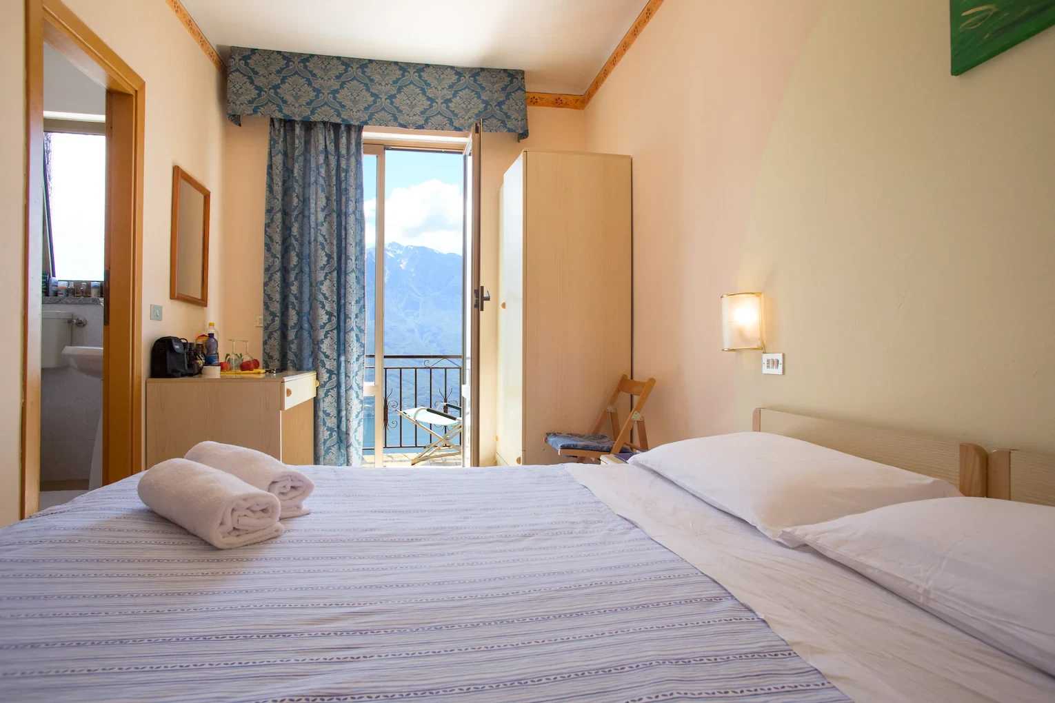 Hotel "Panorama e Residence" mit Seeblick in Tremosine sul Garda 3