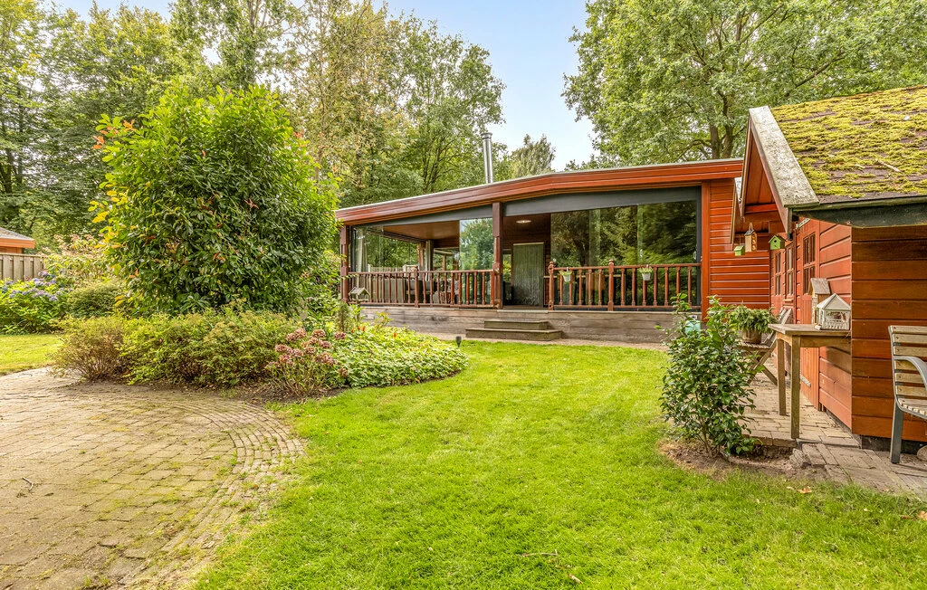 Ferienhaus mit hoch eingezäuntem Garten am Ermerstrand 4