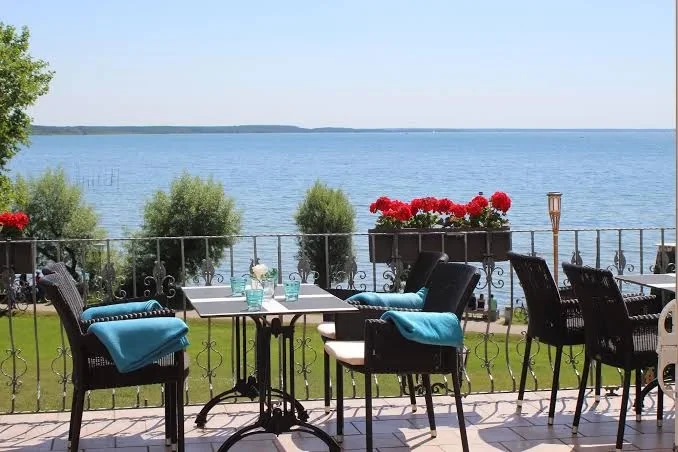 Seehotel Schloss Klink mit MüritzSPA direkt am See 3