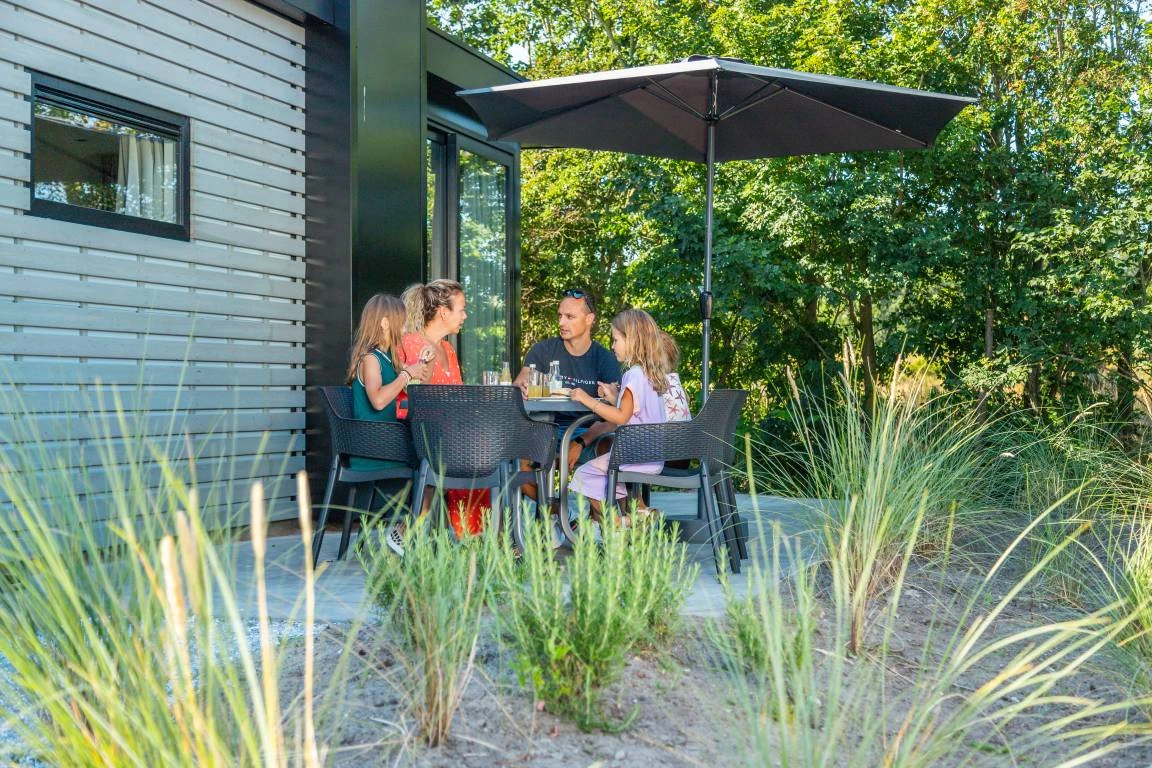 Ferienhaus in Texel mit Terrasse und Garten 2