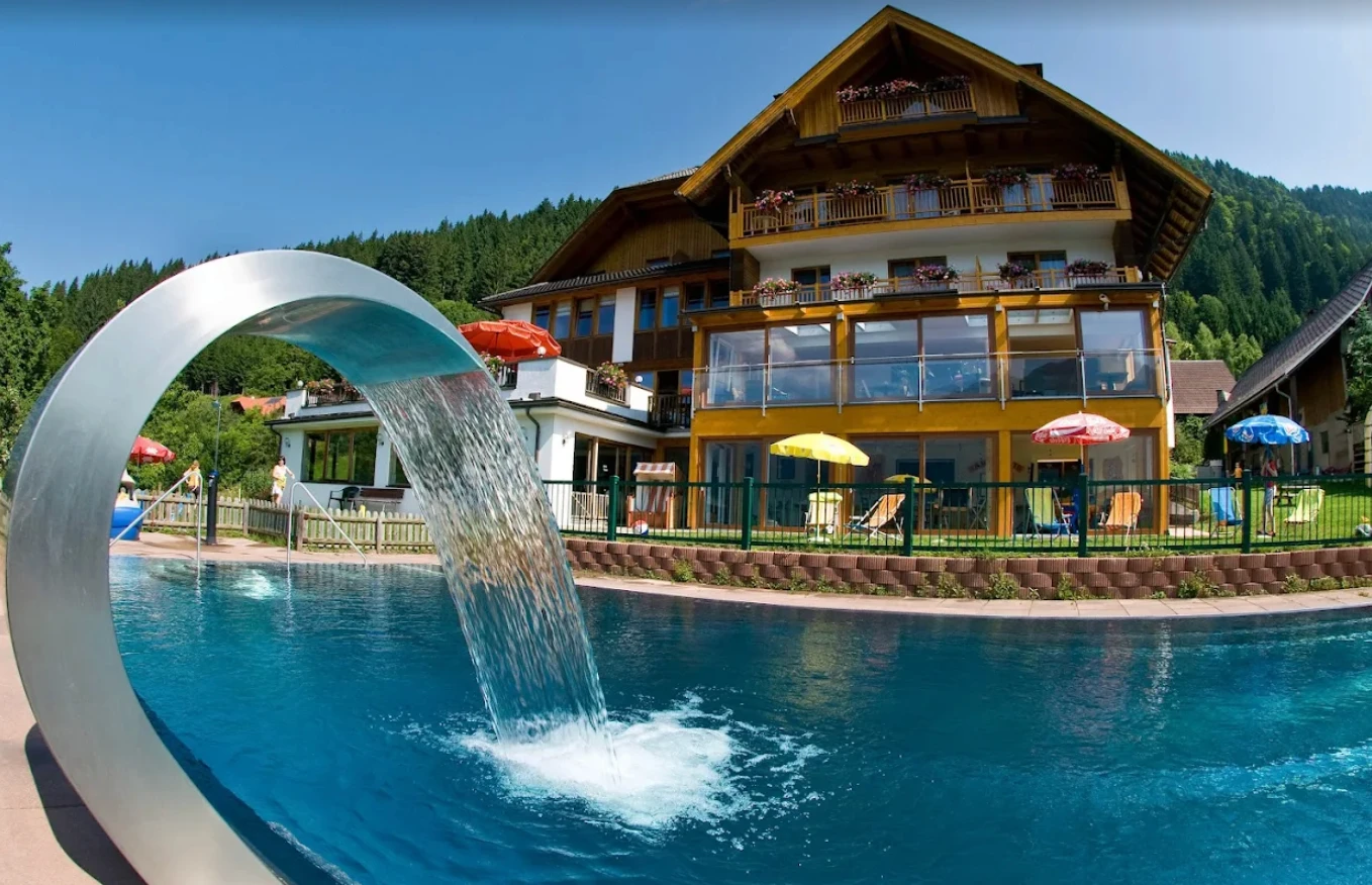 nawu apartments & Restaurant 4