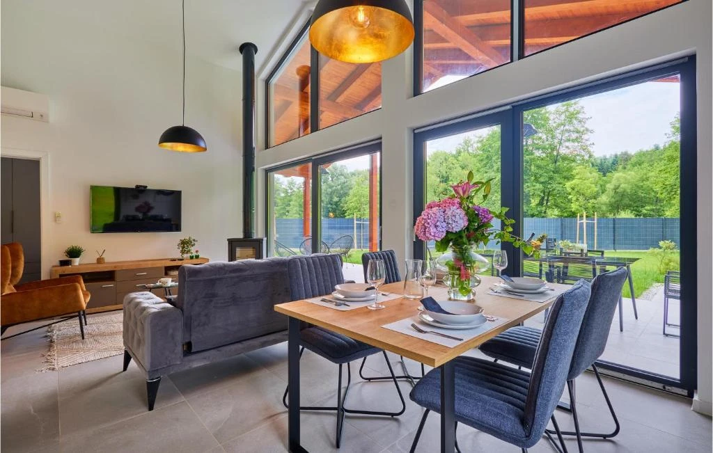 Ferienhaus "Wellness House By The Lake" mit Sauna und eingezäuntem Grundstück 3