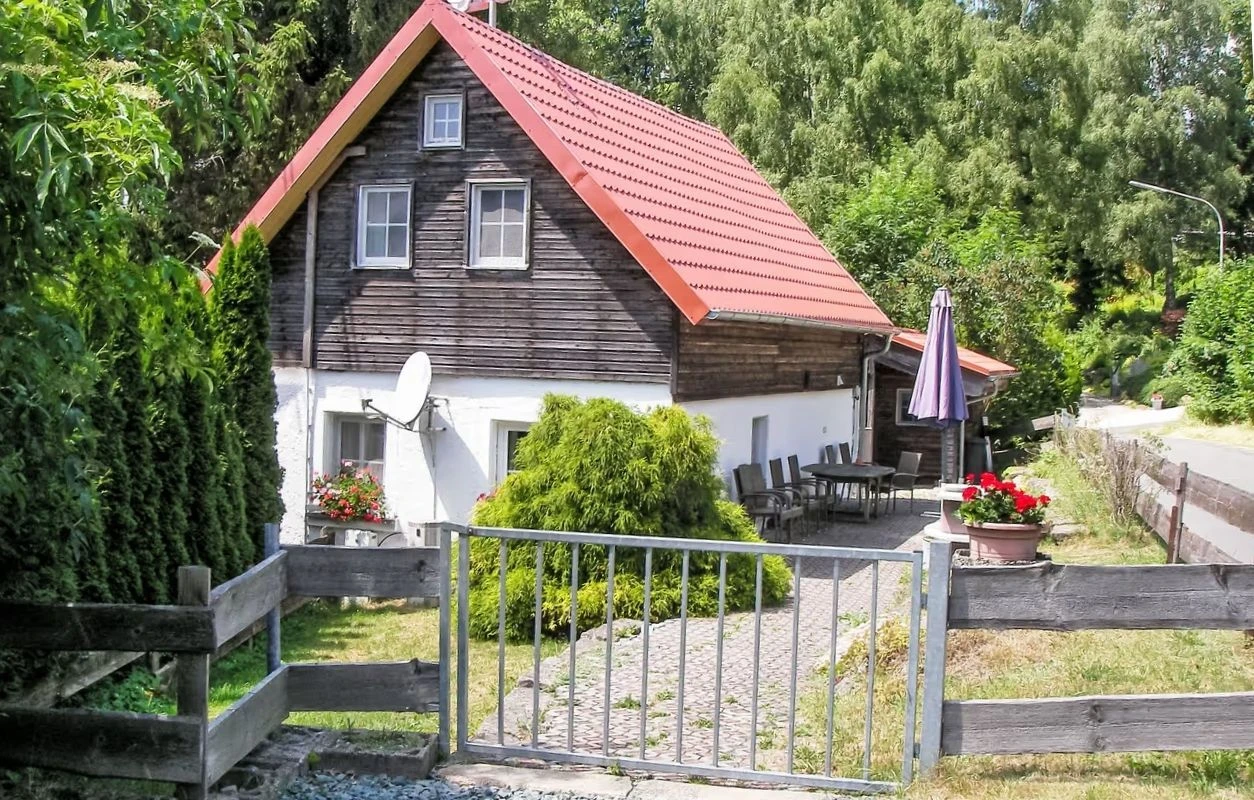 Ferienhaus "Haus Walter" mit eingezäuntem Garten im Frankenwald