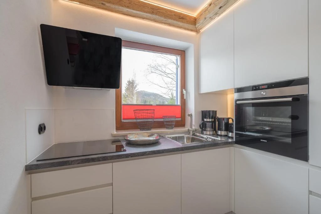 Ferienwohnungen "Alpentraum, Ferienhaus Schmid" mit Garten in Oberstdorf-Kornau 4