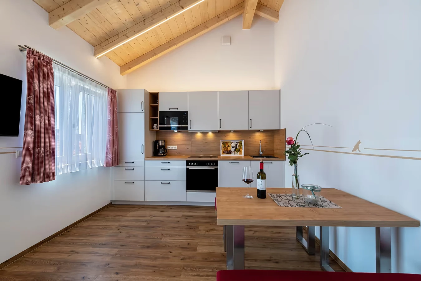 Ferienwohnung "Ronja" mit Bergblick und eingezäuntem Garten im Pfaffenwinkel 4
