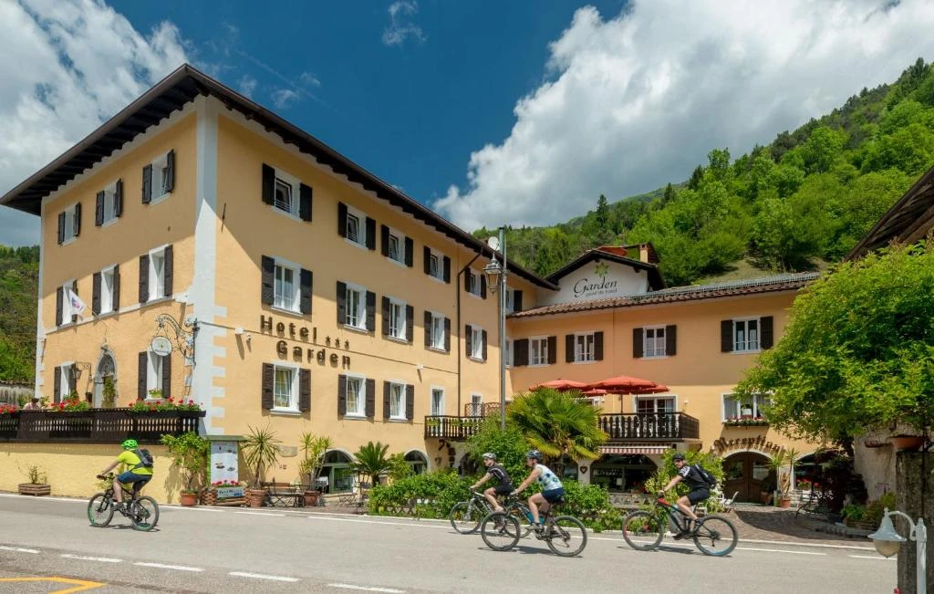 Hotel "Good Life Hotel Garden" mit Private Spa und Pool am Ledrosee 3