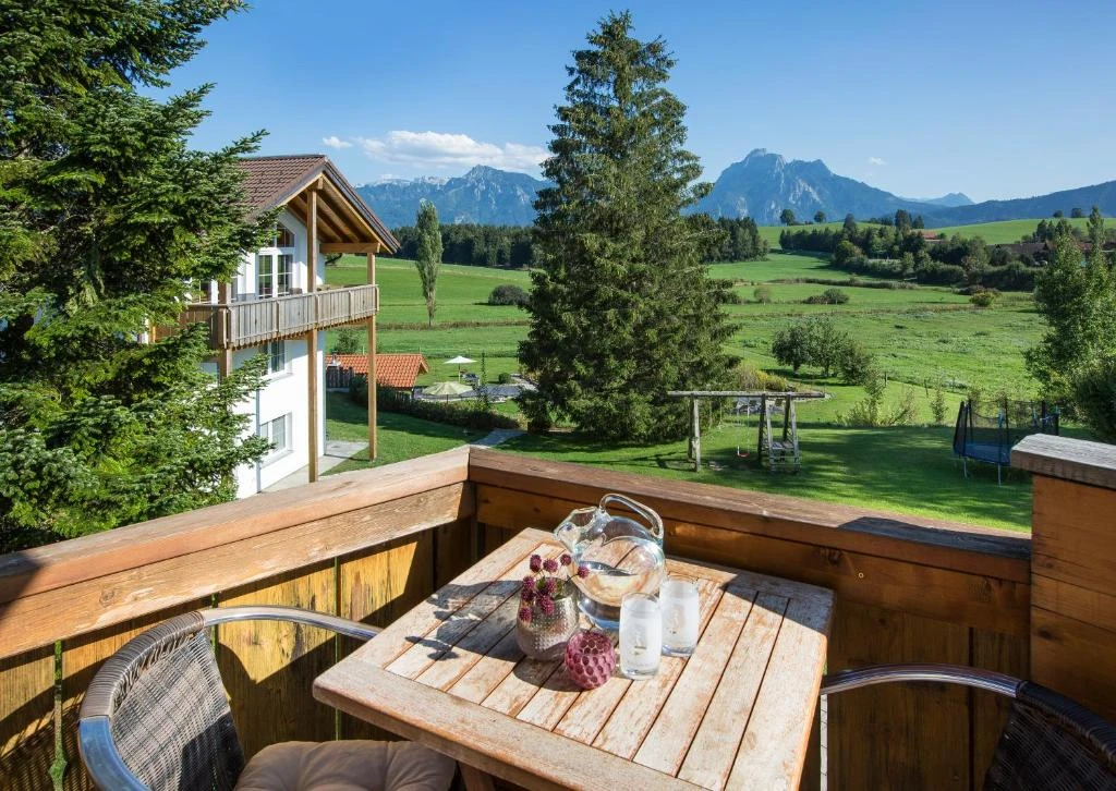 Hotel "Landhaus Kössel" am Hopfensee mit Naturpool 2