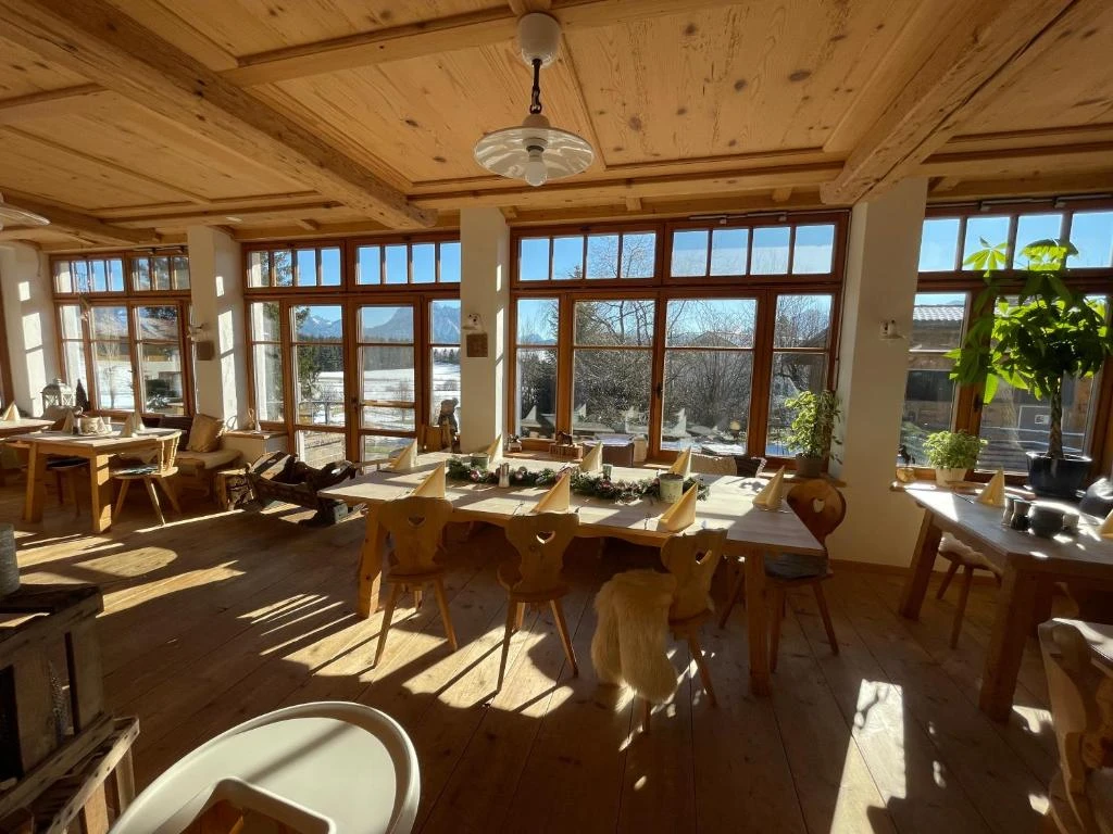 Hotel "Landhaus Kössel" am Hopfensee mit Naturpool 4