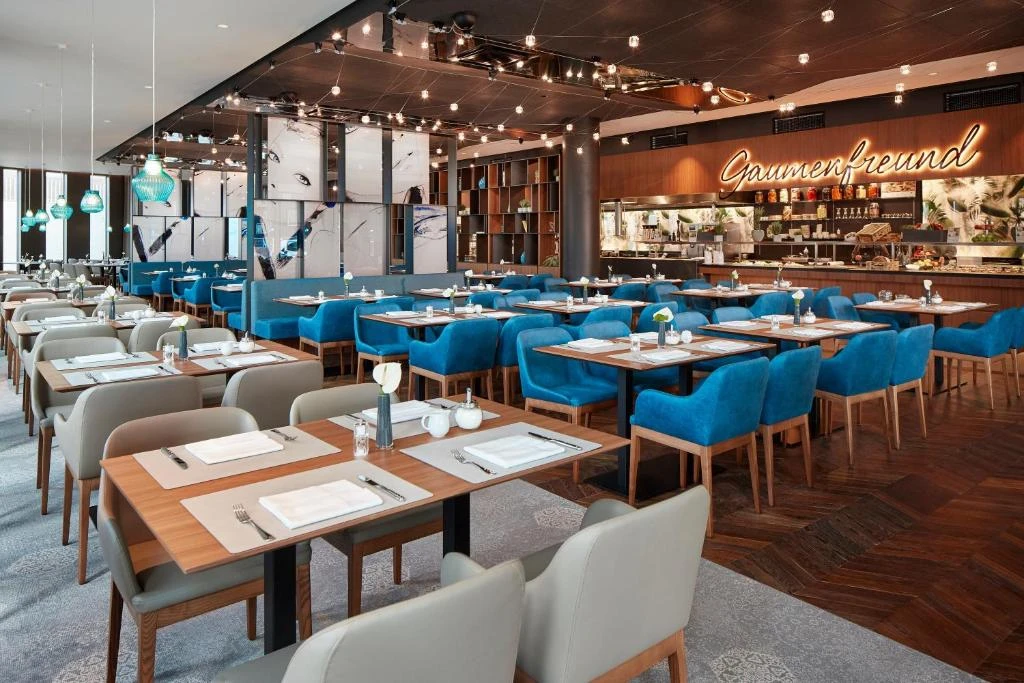 Stadthotel "HYPERION Hotel München" in den Bavaria Towers 3