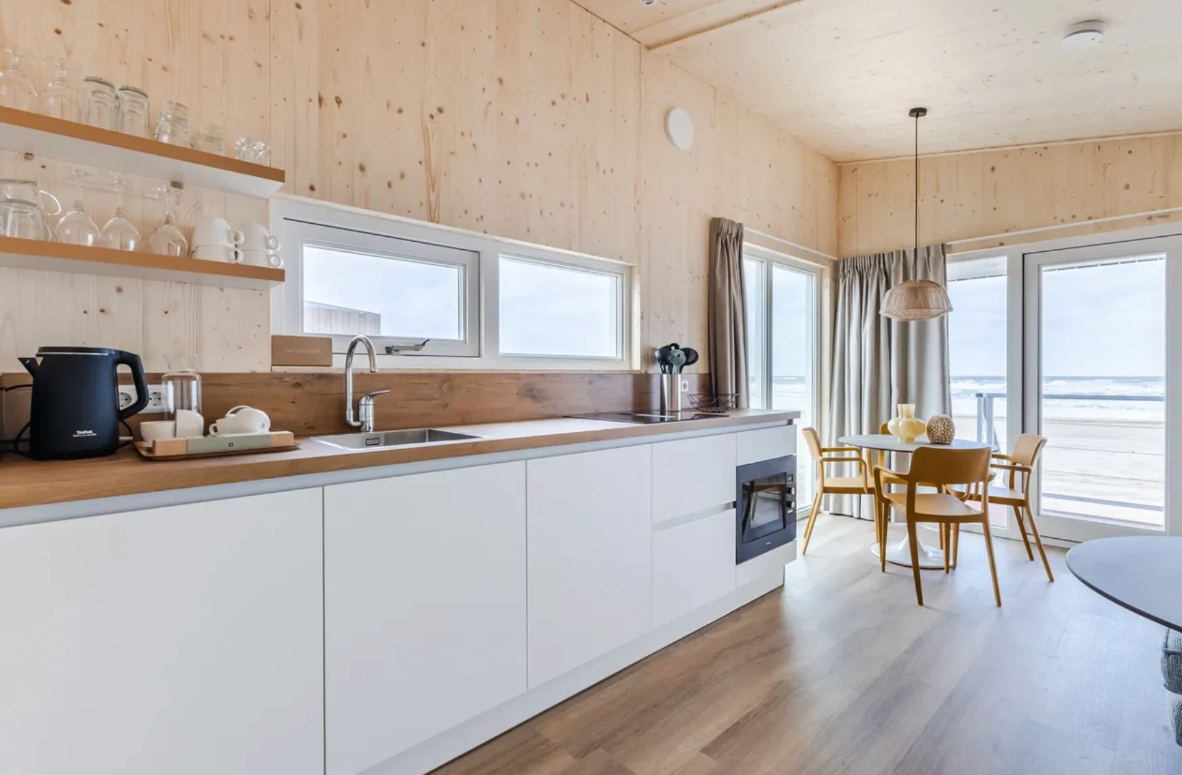 4-Personen-Hunde Beach House direkt am Meer in Petten 2