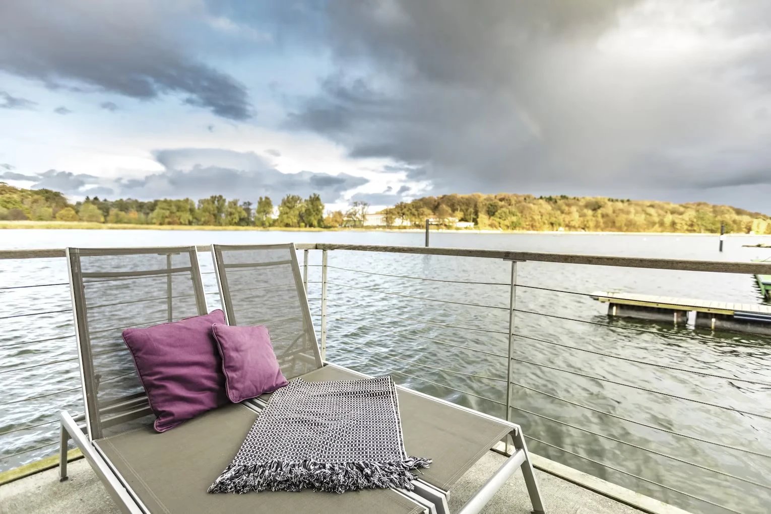 Schwimmendes Ferienhaus "Wasserferienwelt Rügen" auf dem Wasser 5