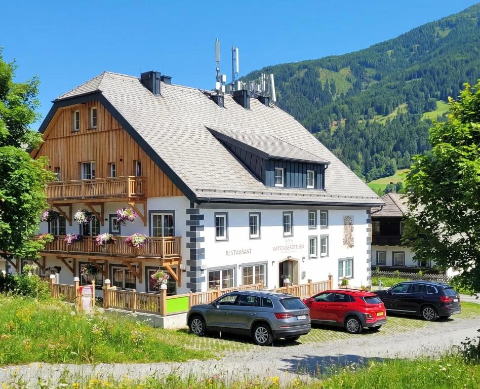 Berghotel "Katschbergstubn" mit Wanderwegen in Sankt Michael im Lungau