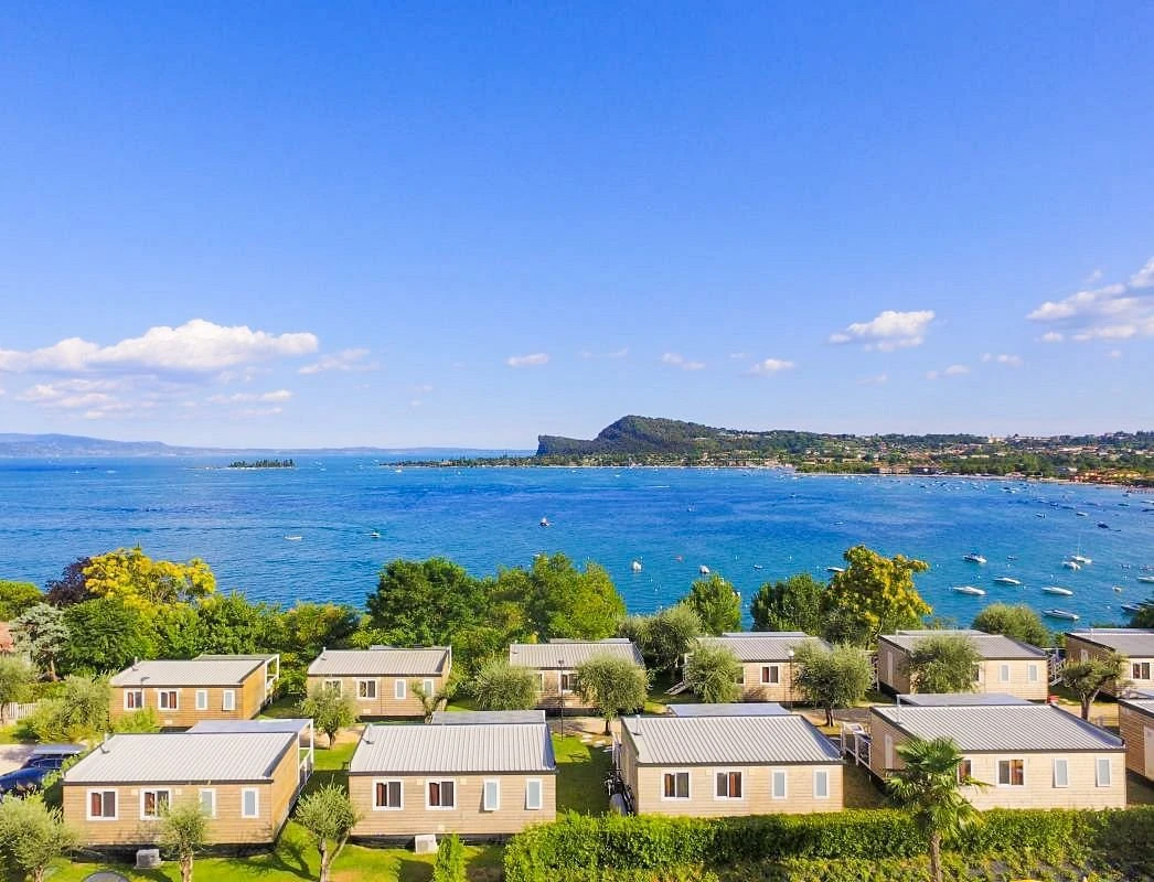 Camping Village "Europa Silvella" mit Mobilheimen und Privatstrand am Gardasee 2