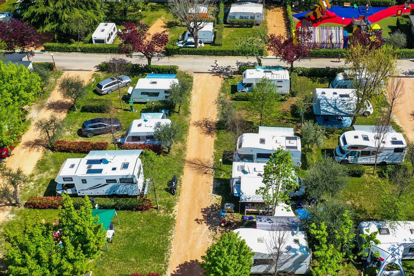 Camping Village "Europa Silvella" mit Mobilheimen und Privatstrand am Gardasee 4