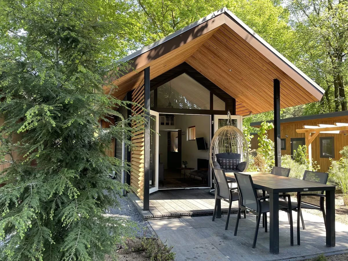 Ferienhaus "Tiny Lodge mit Hottub & Sauna" im Park Berkenrhode